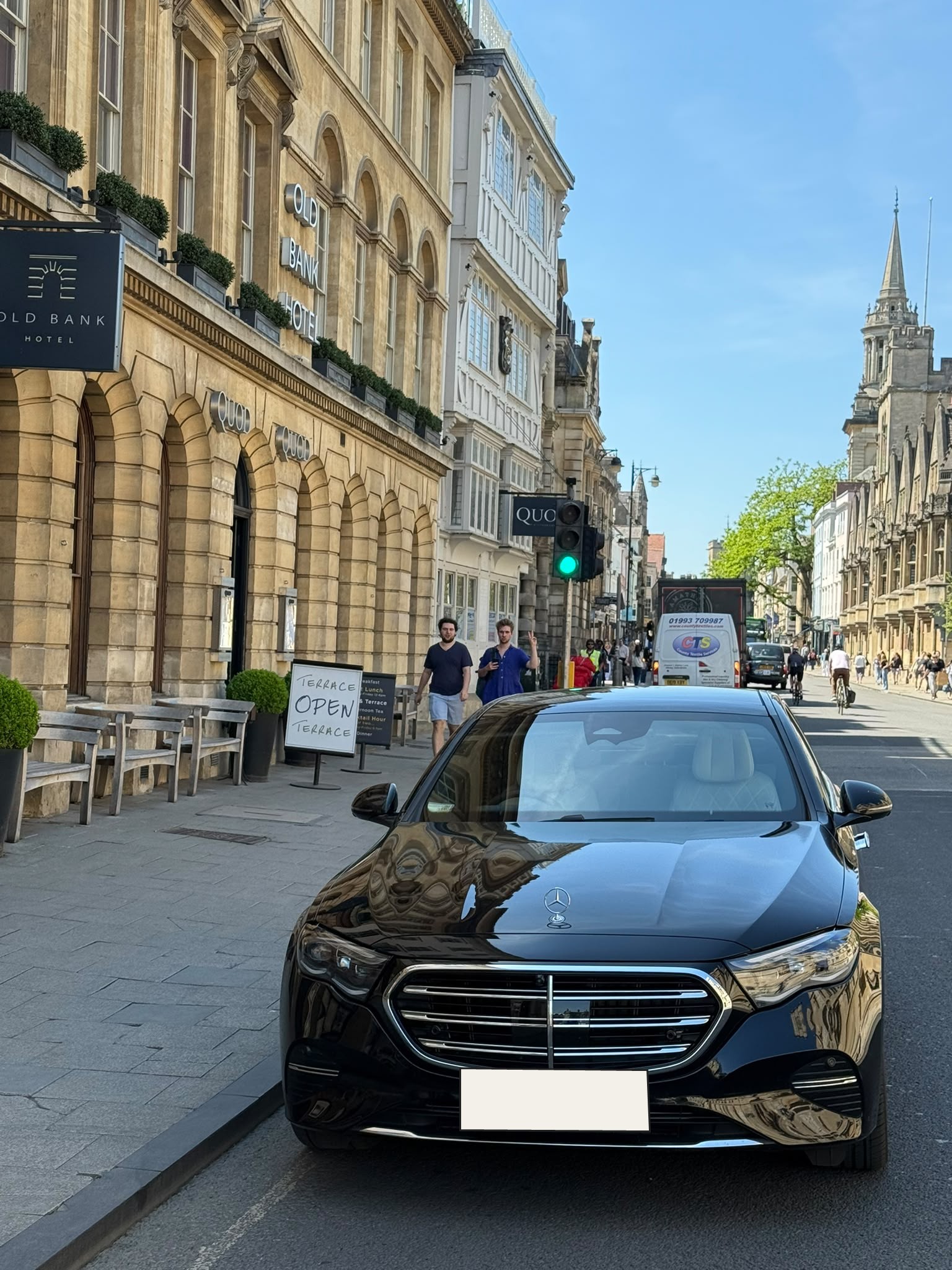 Premium Mercedes chauffeur detail