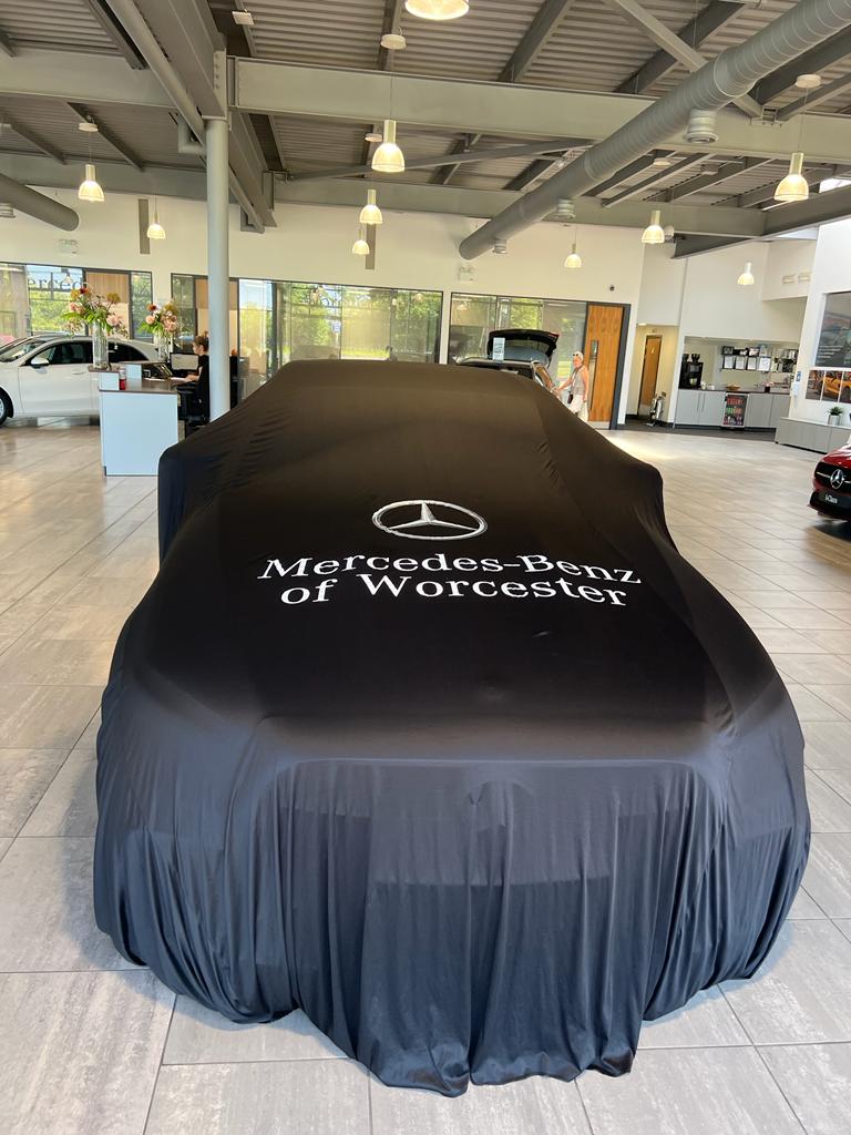 Executive Mercedes chauffeur car detail