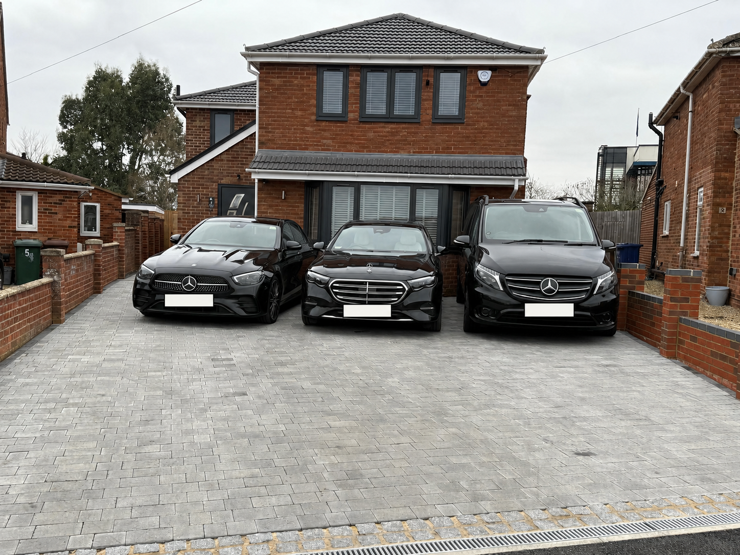 Private chauffeur travel Mercedes